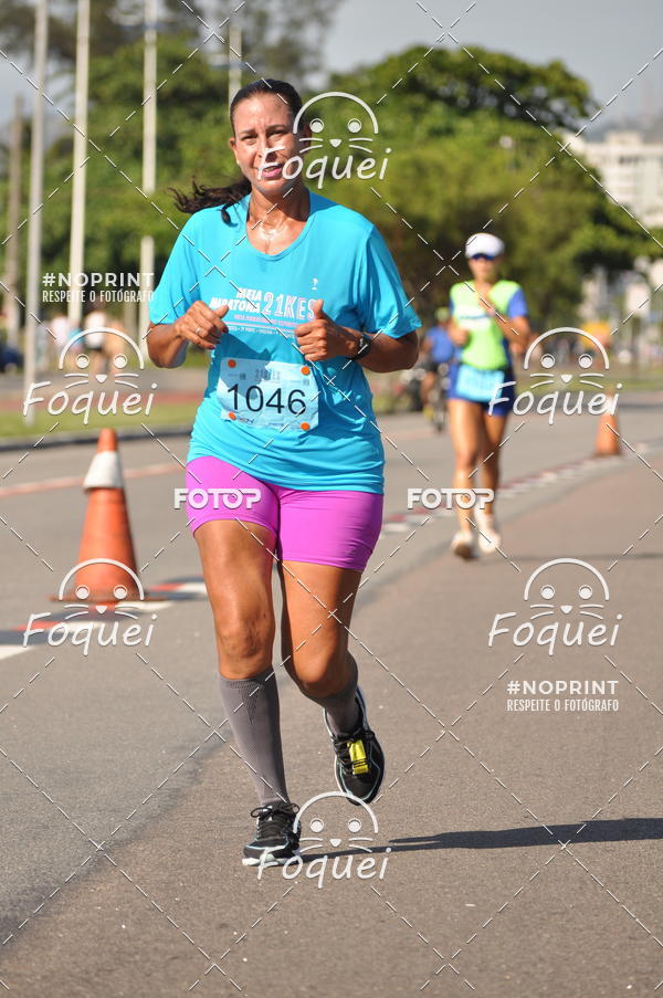 Buy your photos of the event21KES - Meia Maratona do Esprito Santo on Fotop