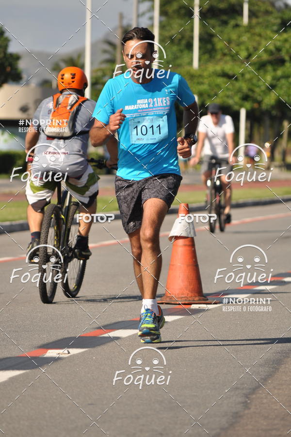 Buy your photos of the event21KES - Meia Maratona do Esprito Santo on Fotop