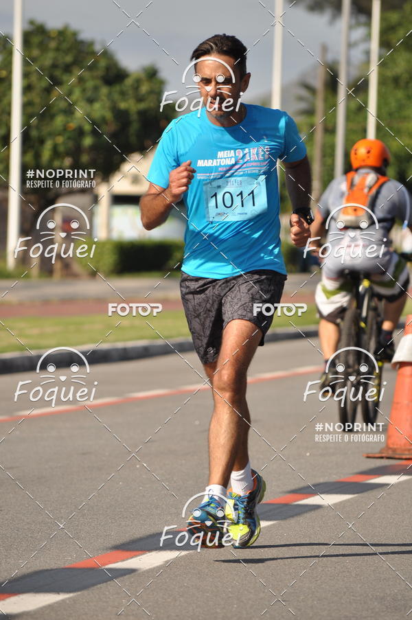 Buy your photos of the event21KES - Meia Maratona do Esprito Santo on Fotop