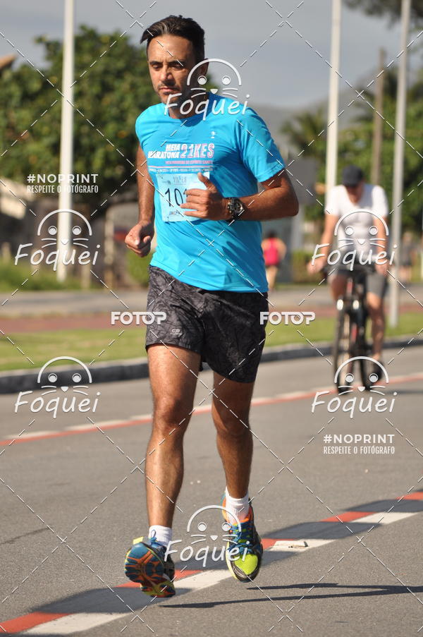 Buy your photos of the event21KES - Meia Maratona do Esprito Santo on Fotop