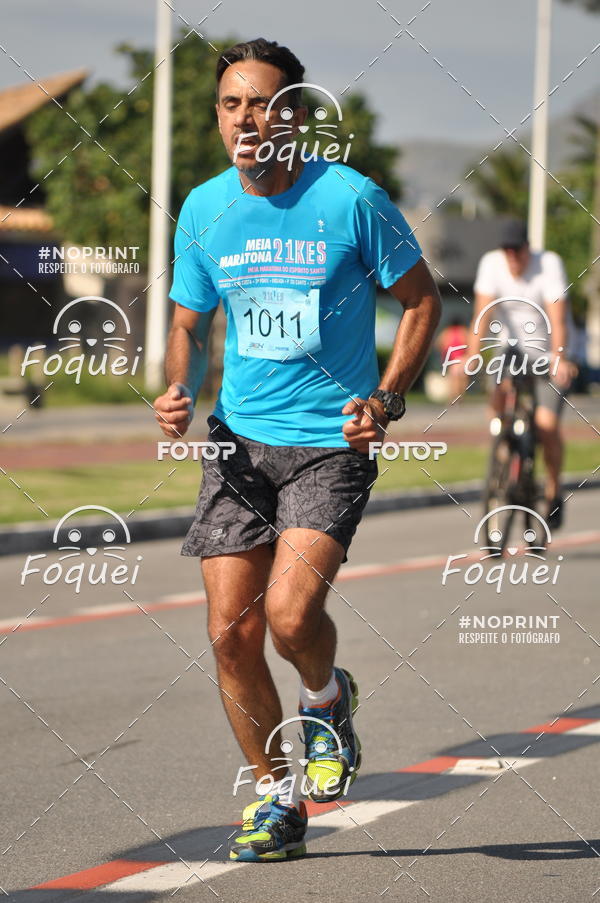 Buy your photos of the event21KES - Meia Maratona do Esprito Santo on Fotop