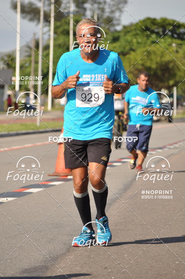 Buy your photos of the event21KES - Meia Maratona do Esprito Santo on Fotop