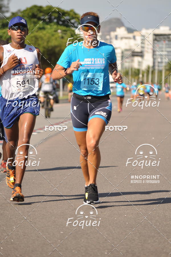 Buy your photos of the event21KES - Meia Maratona do Esprito Santo on Fotop