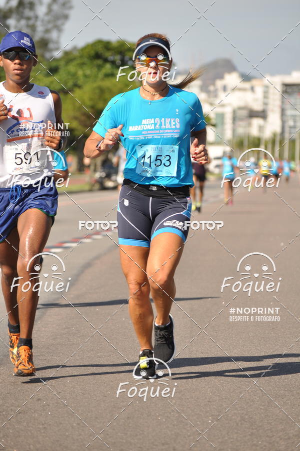 Buy your photos of the event21KES - Meia Maratona do Esprito Santo on Fotop