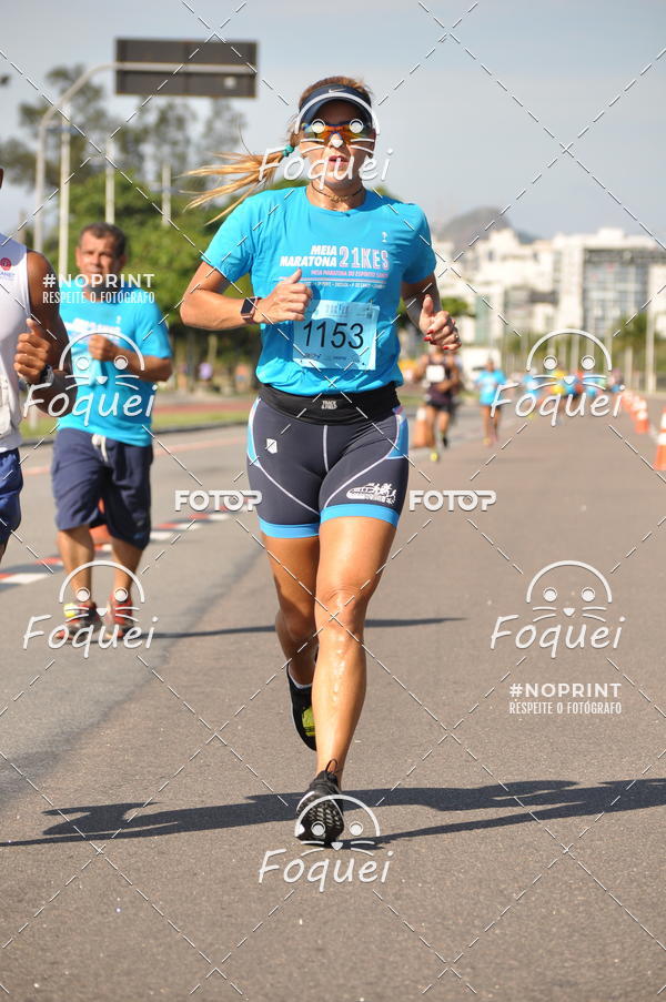 Buy your photos of the event21KES - Meia Maratona do Esprito Santo on Fotop