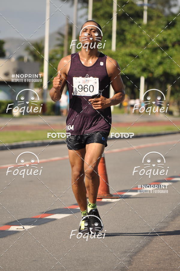 Buy your photos of the event21KES - Meia Maratona do Esprito Santo on Fotop