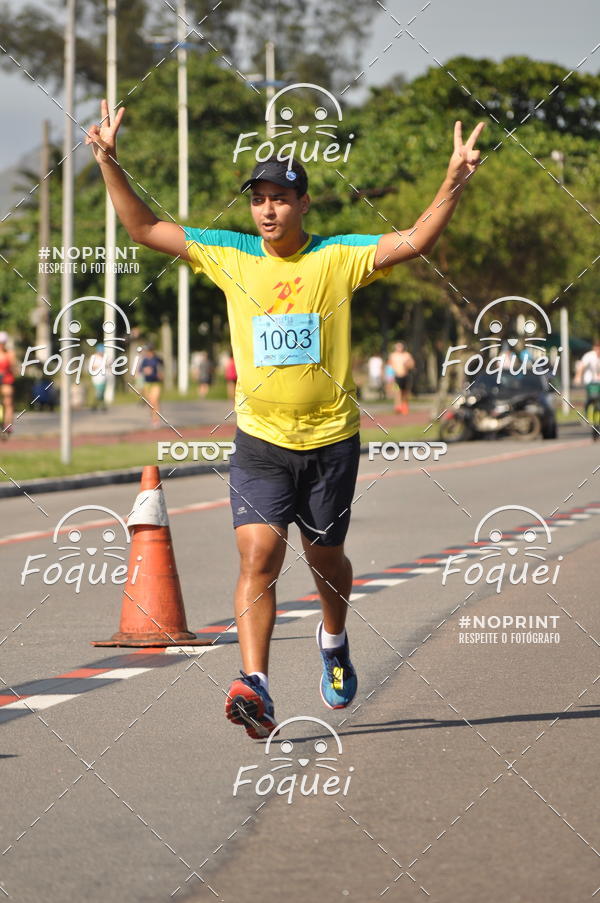 Buy your photos of the event21KES - Meia Maratona do Esprito Santo on Fotop