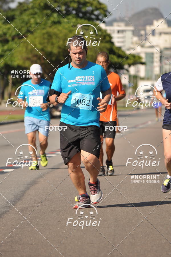Buy your photos of the event21KES - Meia Maratona do Esprito Santo on Fotop