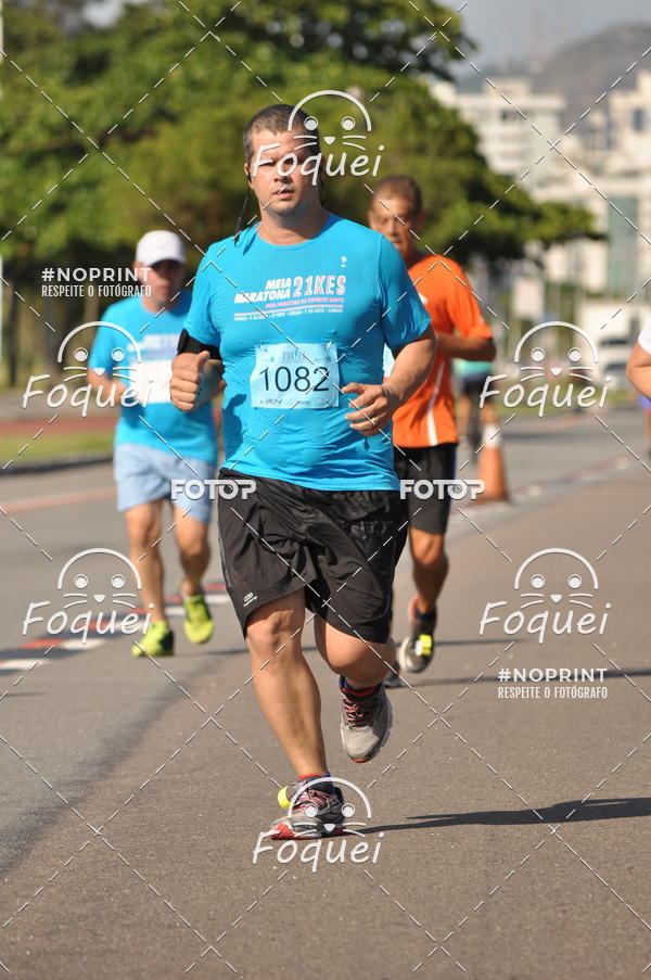 Buy your photos of the event21KES - Meia Maratona do Esprito Santo on Fotop
