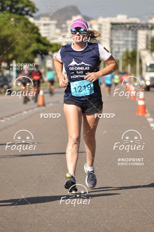 Buy your photos of the event21KES - Meia Maratona do Esprito Santo on Fotop