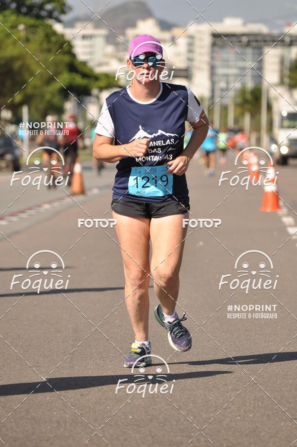 Buy your photos of the event21KES - Meia Maratona do Esprito Santo on Fotop