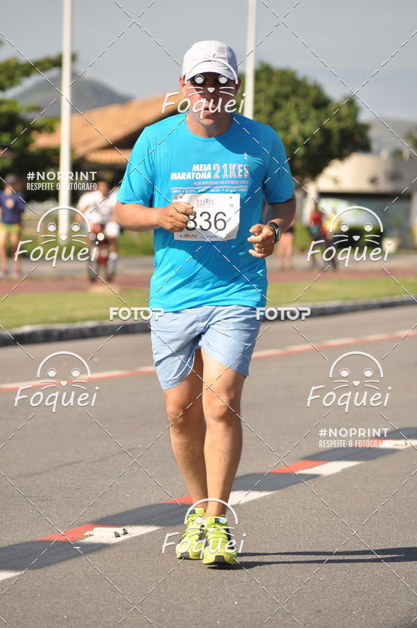 Buy your photos of the event21KES - Meia Maratona do Esprito Santo on Fotop