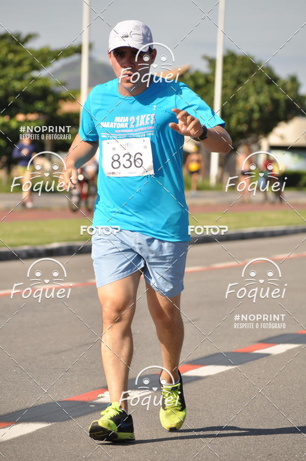 Buy your photos of the event21KES - Meia Maratona do Esprito Santo on Fotop