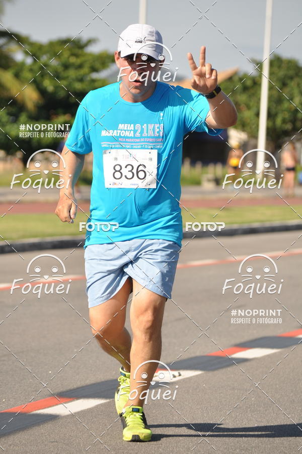 Buy your photos of the event21KES - Meia Maratona do Esprito Santo on Fotop