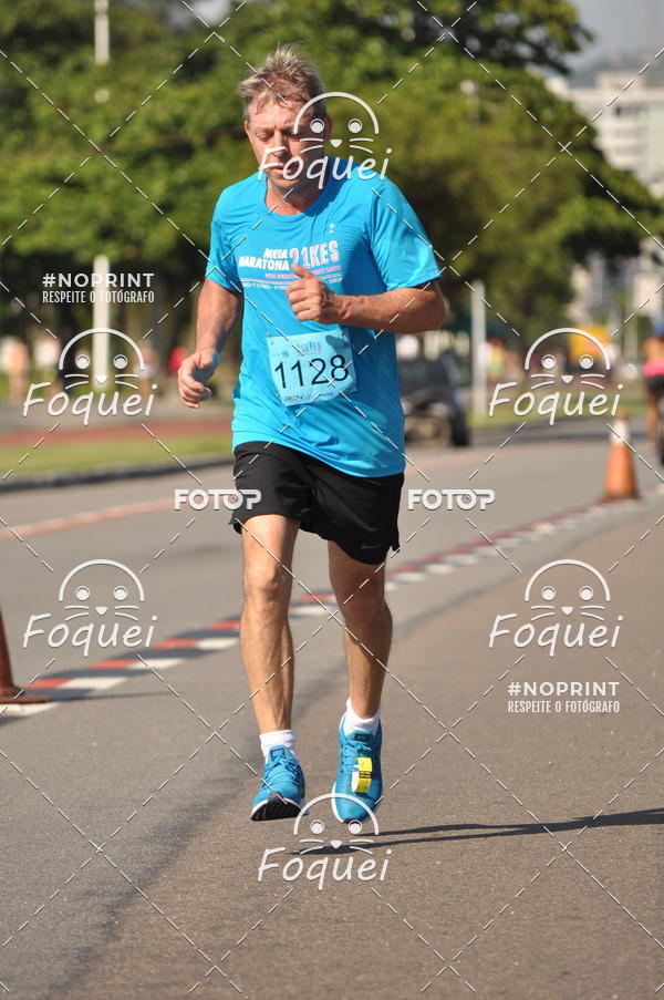Buy your photos of the event21KES - Meia Maratona do Esprito Santo on Fotop