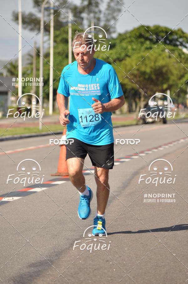 Buy your photos of the event21KES - Meia Maratona do Esprito Santo on Fotop