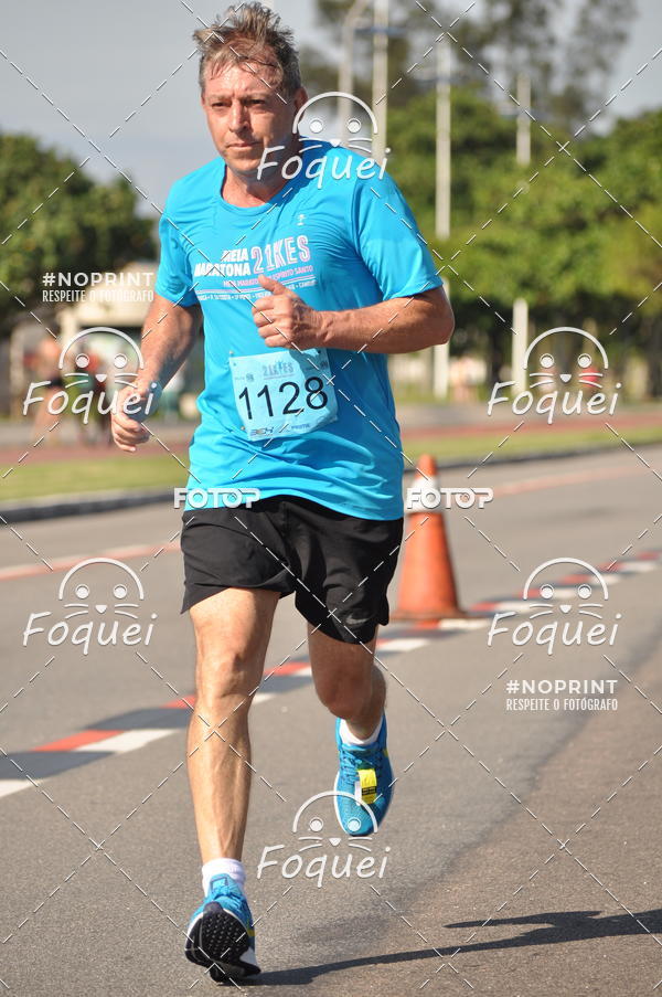 Buy your photos of the event21KES - Meia Maratona do Esprito Santo on Fotop