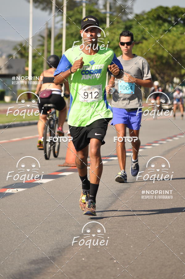 Buy your photos of the event21KES - Meia Maratona do Esprito Santo on Fotop