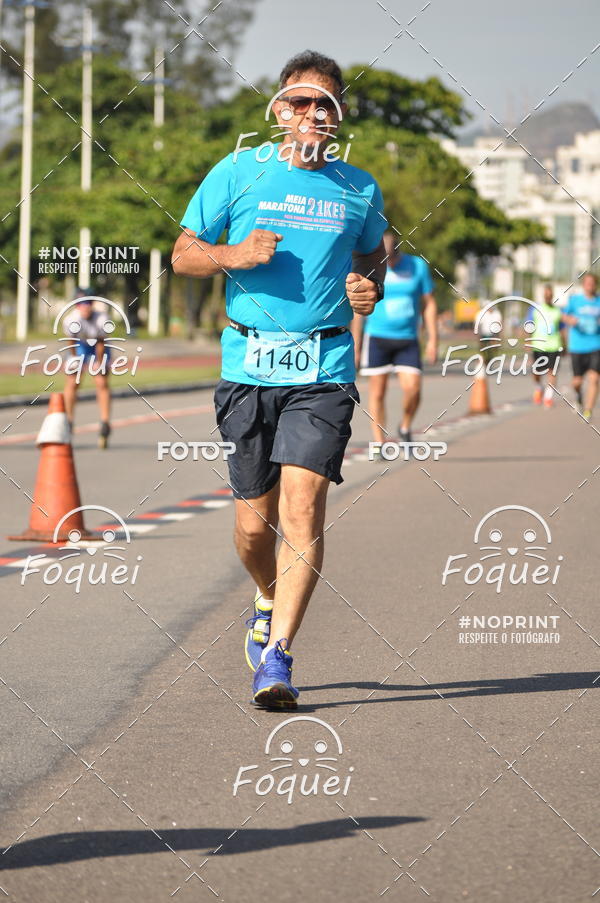 Buy your photos of the event21KES - Meia Maratona do Esprito Santo on Fotop