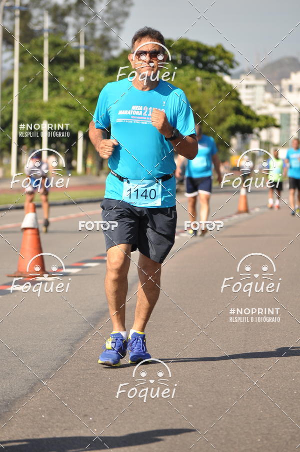 Buy your photos of the event21KES - Meia Maratona do Esprito Santo on Fotop
