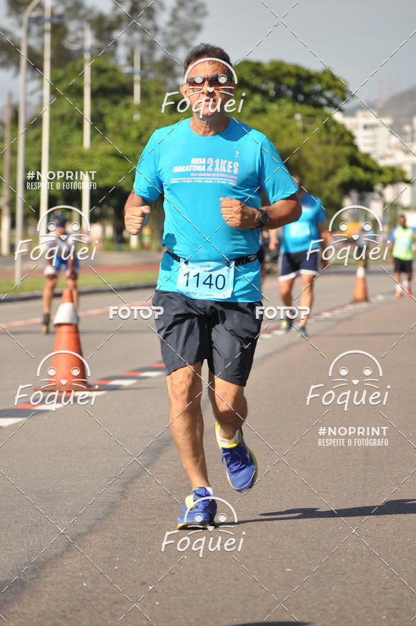 Buy your photos of the event21KES - Meia Maratona do Esprito Santo on Fotop