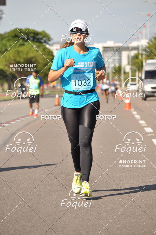 Buy your photos of the event21KES - Meia Maratona do Esprito Santo on Fotop
