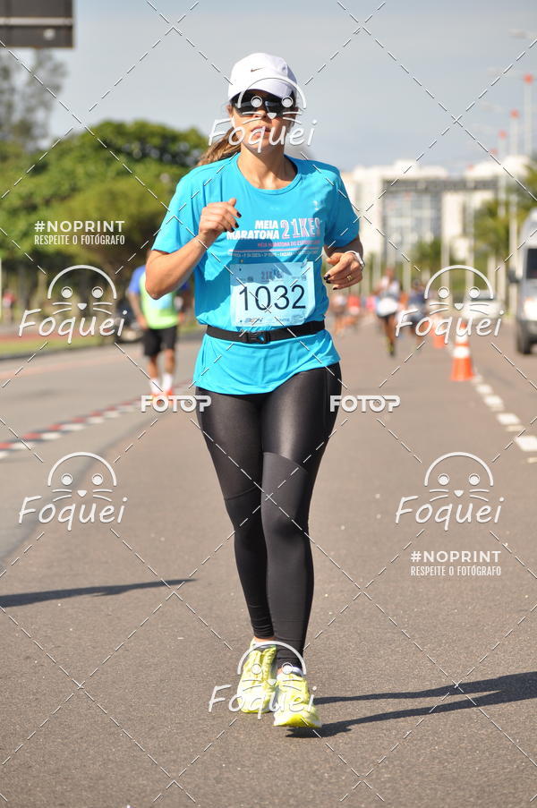 Buy your photos of the event21KES - Meia Maratona do Esprito Santo on Fotop