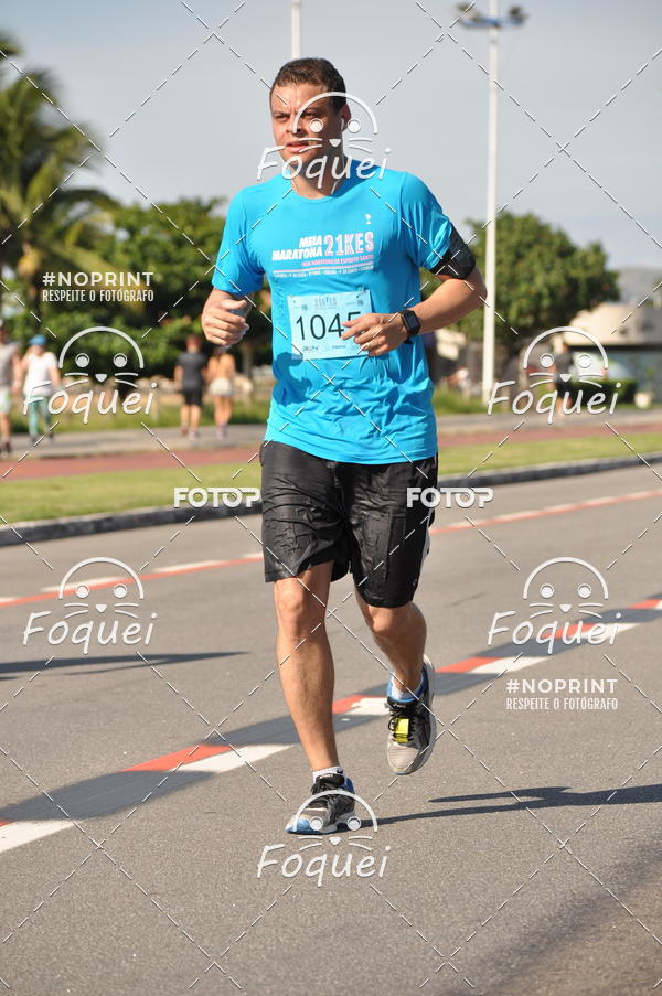 Buy your photos of the event21KES - Meia Maratona do Esprito Santo on Fotop