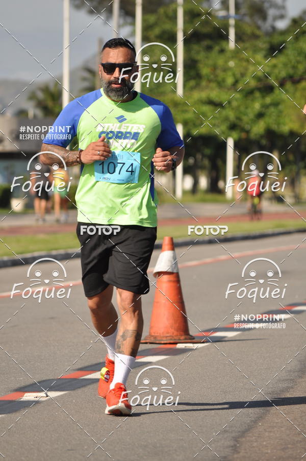 Buy your photos of the event21KES - Meia Maratona do Esprito Santo on Fotop