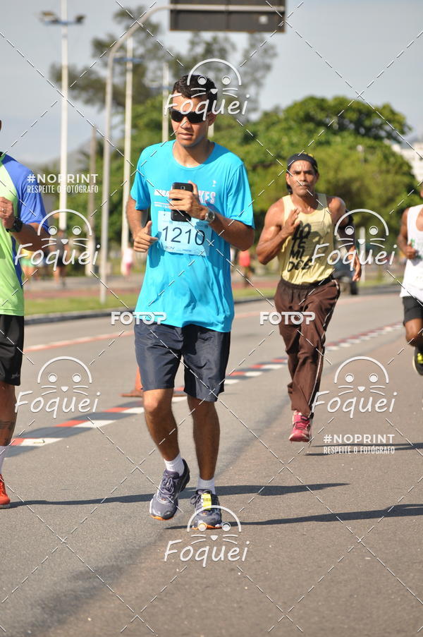 Buy your photos of the event21KES - Meia Maratona do Esprito Santo on Fotop