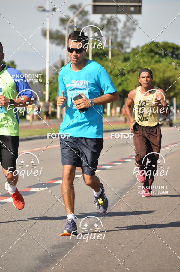 Buy your photos of the event21KES - Meia Maratona do Esprito Santo on Fotop