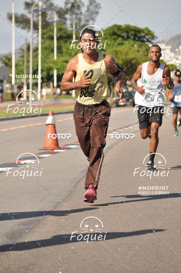 Buy your photos of the event21KES - Meia Maratona do Esprito Santo on Fotop