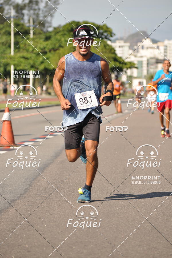 Buy your photos of the event21KES - Meia Maratona do Esprito Santo on Fotop