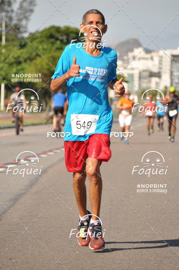 Buy your photos of the event21KES - Meia Maratona do Esprito Santo on Fotop