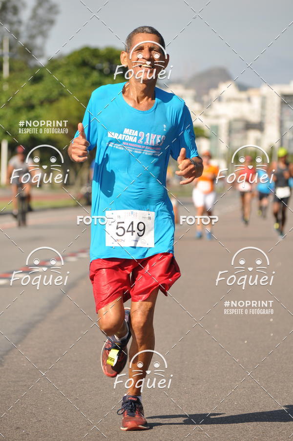 Buy your photos of the event21KES - Meia Maratona do Esprito Santo on Fotop