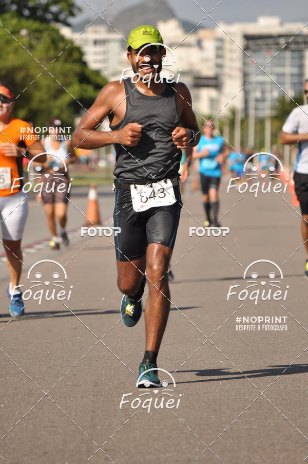 Buy your photos of the event21KES - Meia Maratona do Esprito Santo on Fotop