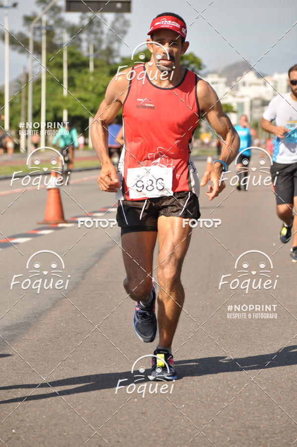 Buy your photos of the event21KES - Meia Maratona do Esprito Santo on Fotop