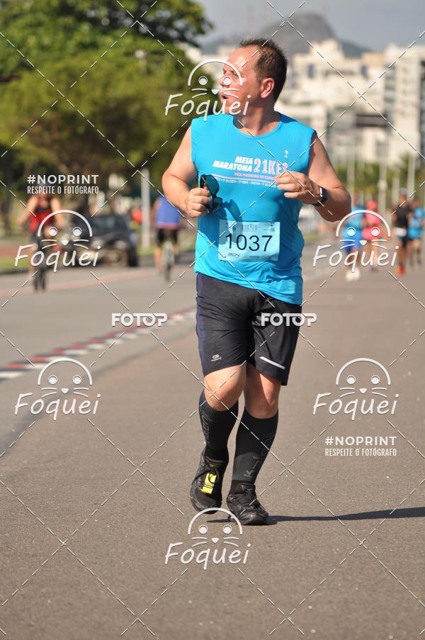 Buy your photos of the event21KES - Meia Maratona do Esprito Santo on Fotop