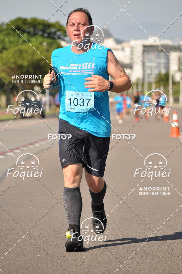 Buy your photos of the event21KES - Meia Maratona do Esprito Santo on Fotop