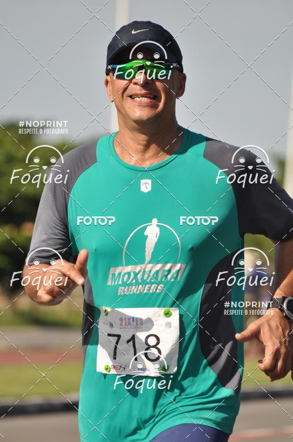 Buy your photos of the event21KES - Meia Maratona do Esprito Santo on Fotop