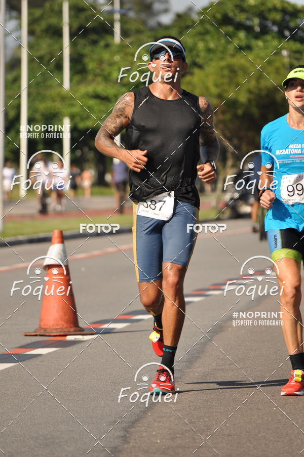 Buy your photos of the event21KES - Meia Maratona do Esprito Santo on Fotop