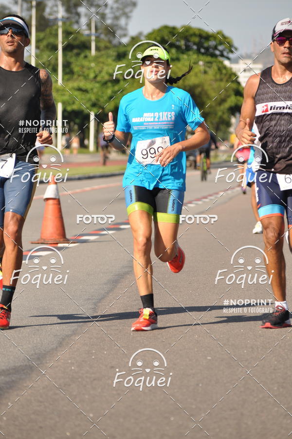 Buy your photos of the event21KES - Meia Maratona do Esprito Santo on Fotop