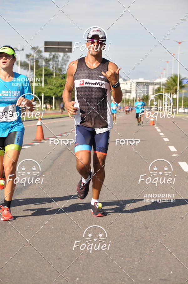 Buy your photos of the event21KES - Meia Maratona do Esprito Santo on Fotop
