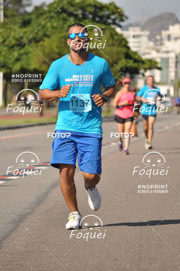 Buy your photos of the event21KES - Meia Maratona do Esprito Santo on Fotop