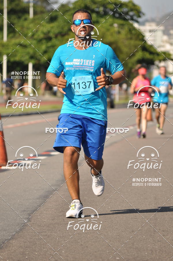 Buy your photos of the event21KES - Meia Maratona do Esprito Santo on Fotop