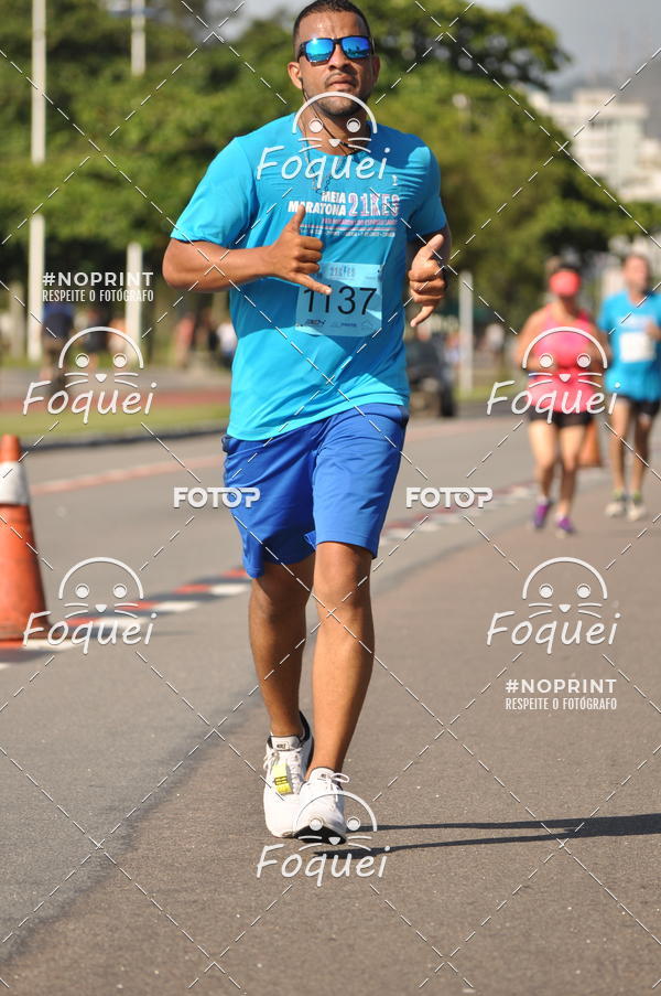 Buy your photos of the event21KES - Meia Maratona do Esprito Santo on Fotop