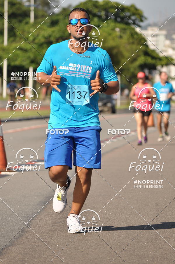 Buy your photos of the event21KES - Meia Maratona do Esprito Santo on Fotop