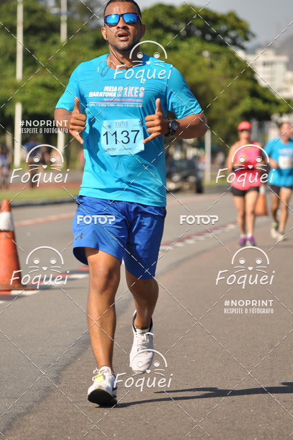 Buy your photos of the event21KES - Meia Maratona do Esprito Santo on Fotop