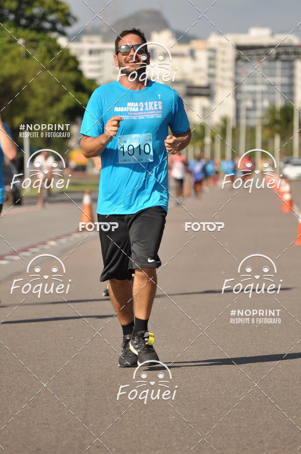 Buy your photos of the event21KES - Meia Maratona do Esprito Santo on Fotop