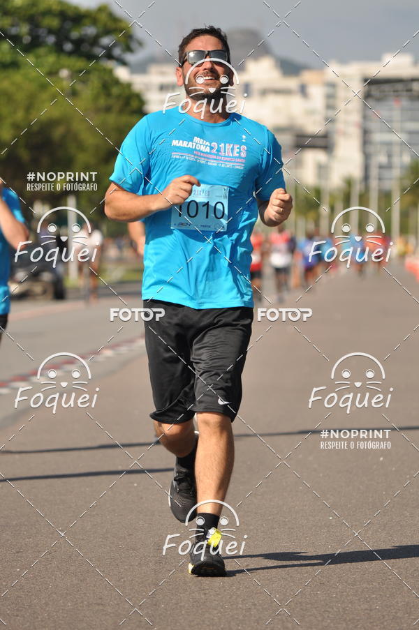 Buy your photos of the event21KES - Meia Maratona do Esprito Santo on Fotop